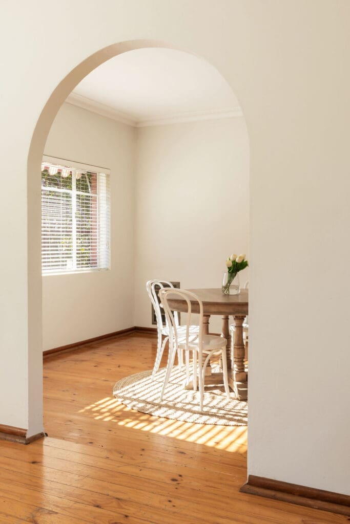 The archway isn't original to the home - it is part of an extension, the addition of a living room. 